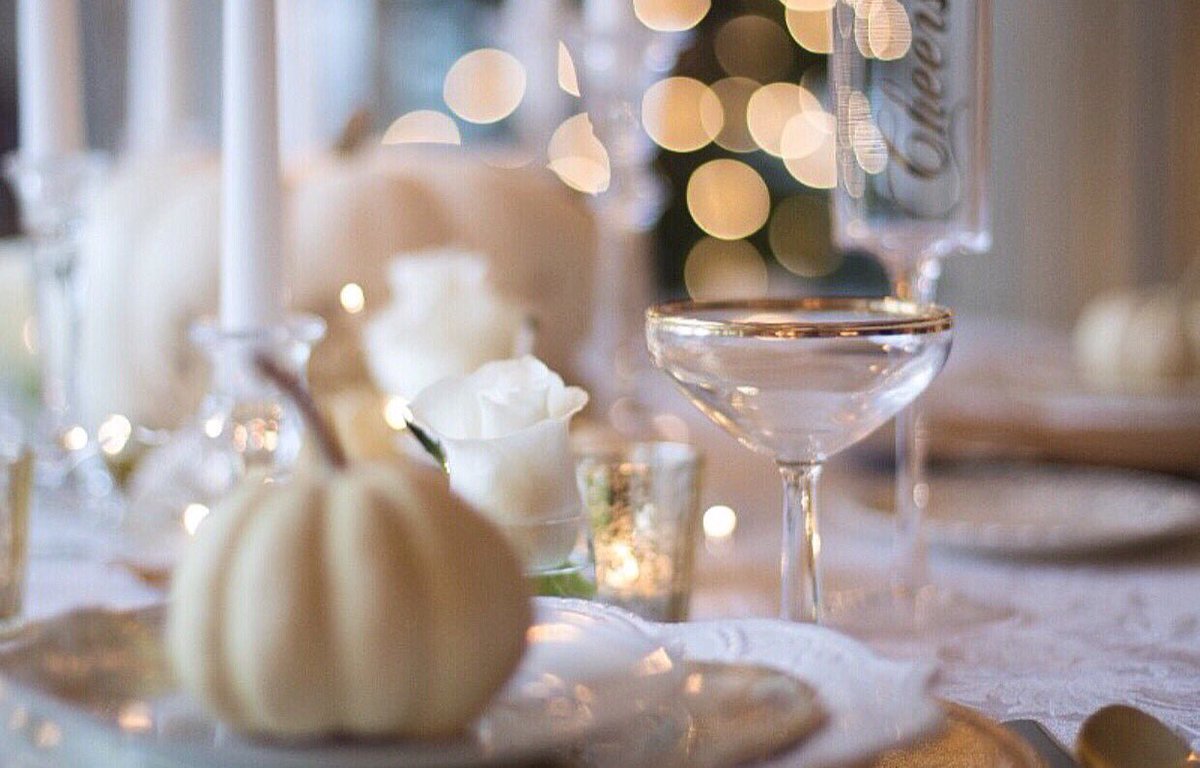 countyhotelnewc's tweet photo. Makesure you come and check out our Christmas Showcase tomorrow! Festive food and drink tasters! 5:30pm #christmas #hotels #city https://t.co/q58kIXrRDE