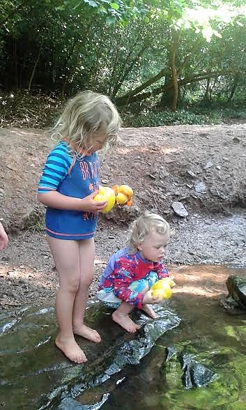 JRDiscoveryTree's tweet photo. When its hot hot hot we get wet wet wet in the water - paddling and playing with ducks! #forestschool #discoverytree #Bristol #waterplay https://t.co/T2ZFremTHb