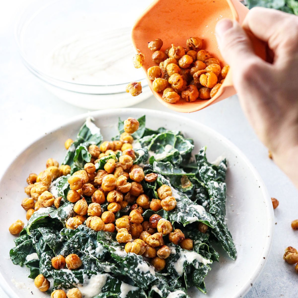 Detoxinista's tweet photo. Try this Vegan Kale Caesar Salad with Garlic Roasted Chickpeas for lunch! https://t.co/w2NpXxRzL7 #ad #halfcuphabit #justaddpulses https://t.co/nAH4CY2aK9