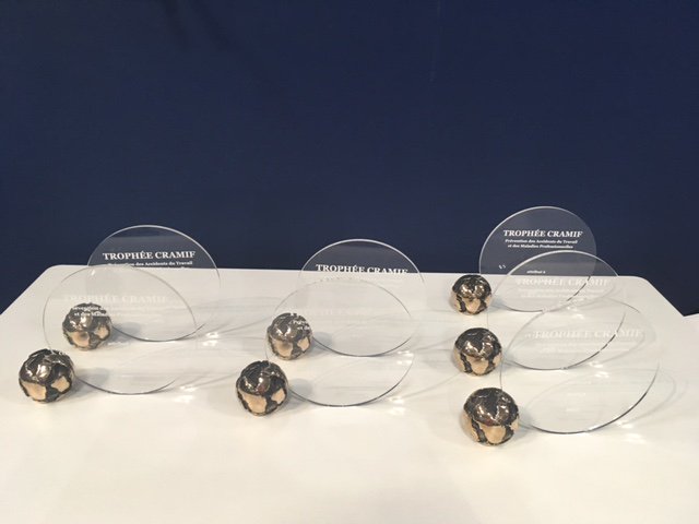 CRAMIF's tweet photo. [TROPHEES] Remise de prix à #REPEX pour sa démarche collaborative dans la #prévention aux poussières de bois #risquespros #santétravail #BTP https://t.co/S8ktim2xWW