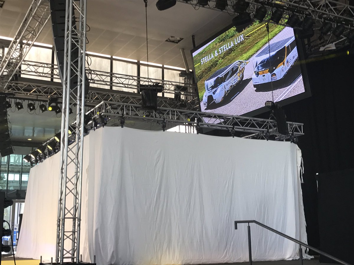 MichaelvanHulst's tweet photo. Whats next? #Stella #StellaLux #bwsctakeonthedutch #ste17 @SolarEHV #FutureMobility #eMobility @TUeindhoven #bwsc17 https://t.co/KqQG23m1Vx
