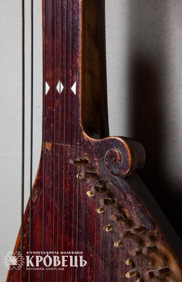 krovetsUA's tweet photo. #MuseumWeek #musikMW #museumweek2017 Bandura - ukrainian musical instrument, 1937, Middle Podniprovia, https://t.co/oMaxy9d9Gi https://t.co/M7Fz079Nvw