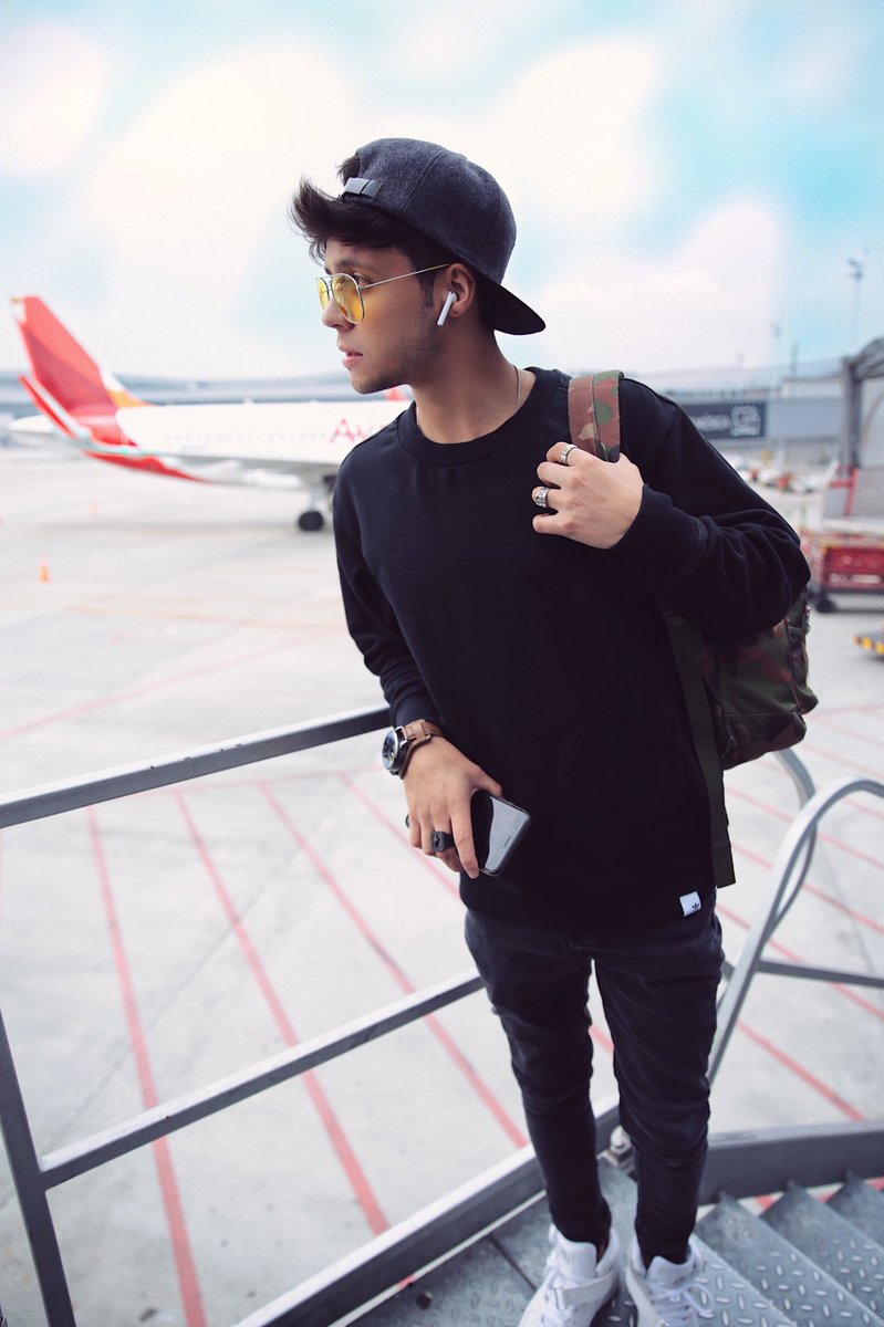 Soymarioruiz's tweet photo. Pensándote https://t.co/WabjACwiDp