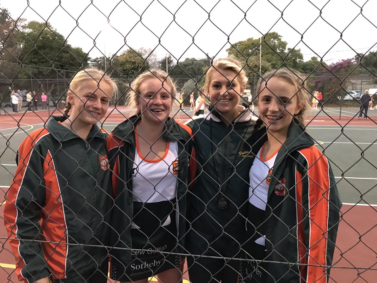 FairlandLS's tweet photo. Fairland #fastfive toernooi! Mooi netbal word gespeel en die gees is lekker! @Netball_SA #Afrikaans https://t.co/NO68GsptgM
