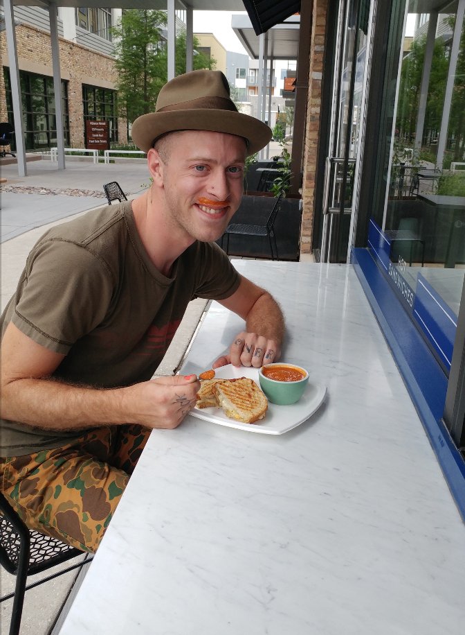 Royal Blue Grocery tweet media