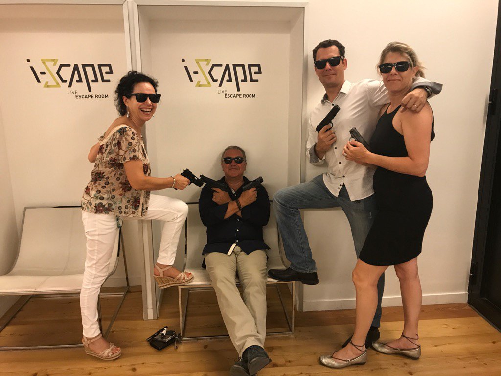 L'équipe gagnante de la team OL@ ca-centrest the best at i-scape