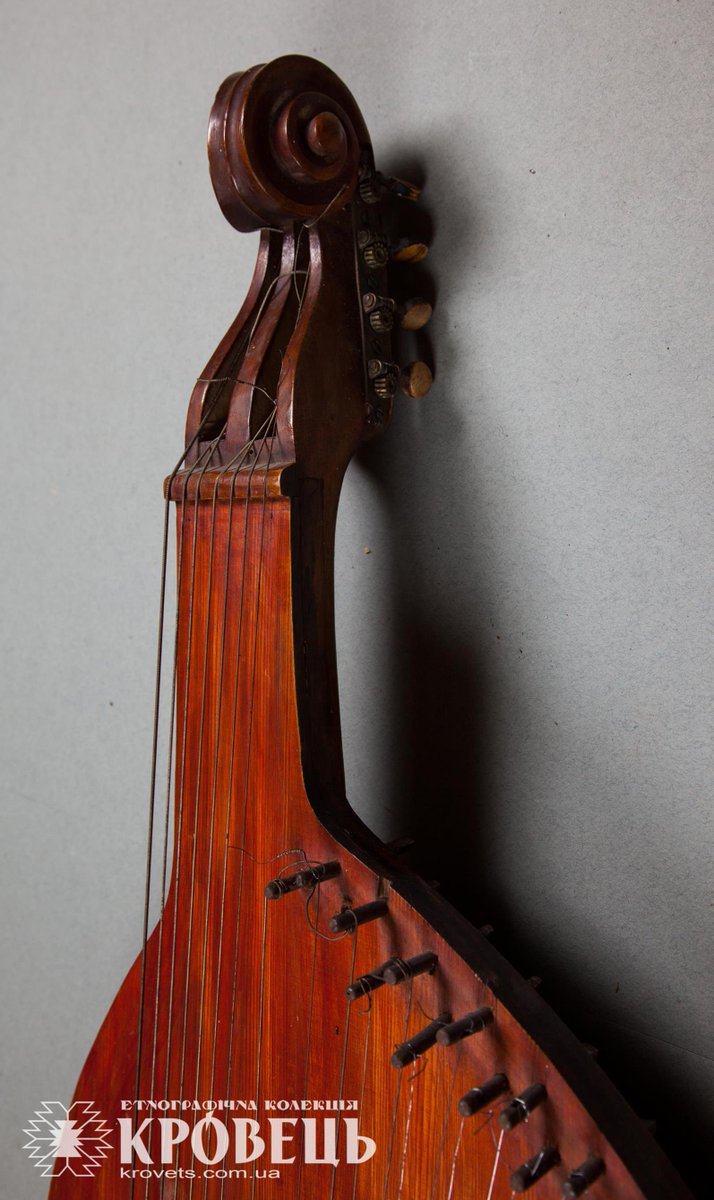 krovetsUA's tweet photo. #MuseumWeek #musikMW #museumweek2017 Bandura - ukrainian musical instrument, 16/01/1926, Poltavschyna, https://t.co/HP22yJMNjx https://t.co/6hCyCtU2AL