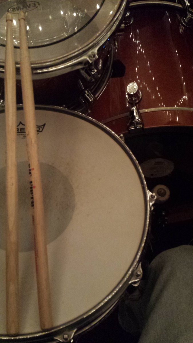 LukeKnez's tweet photo. 🎶🎵🎶🎵 #drums #practice https://t.co/sa2FSM6kpi
