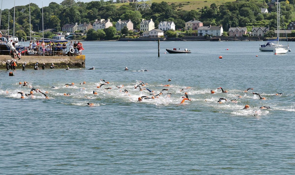 Carrigdhounnews's tweet photo. Super coverage of the @TriMonkstown Triathlon in this week's edition of The Carrigdhoun with great shots from @siobhansrussell &amp; David Keane https://t.co/oi0WkgIcEU