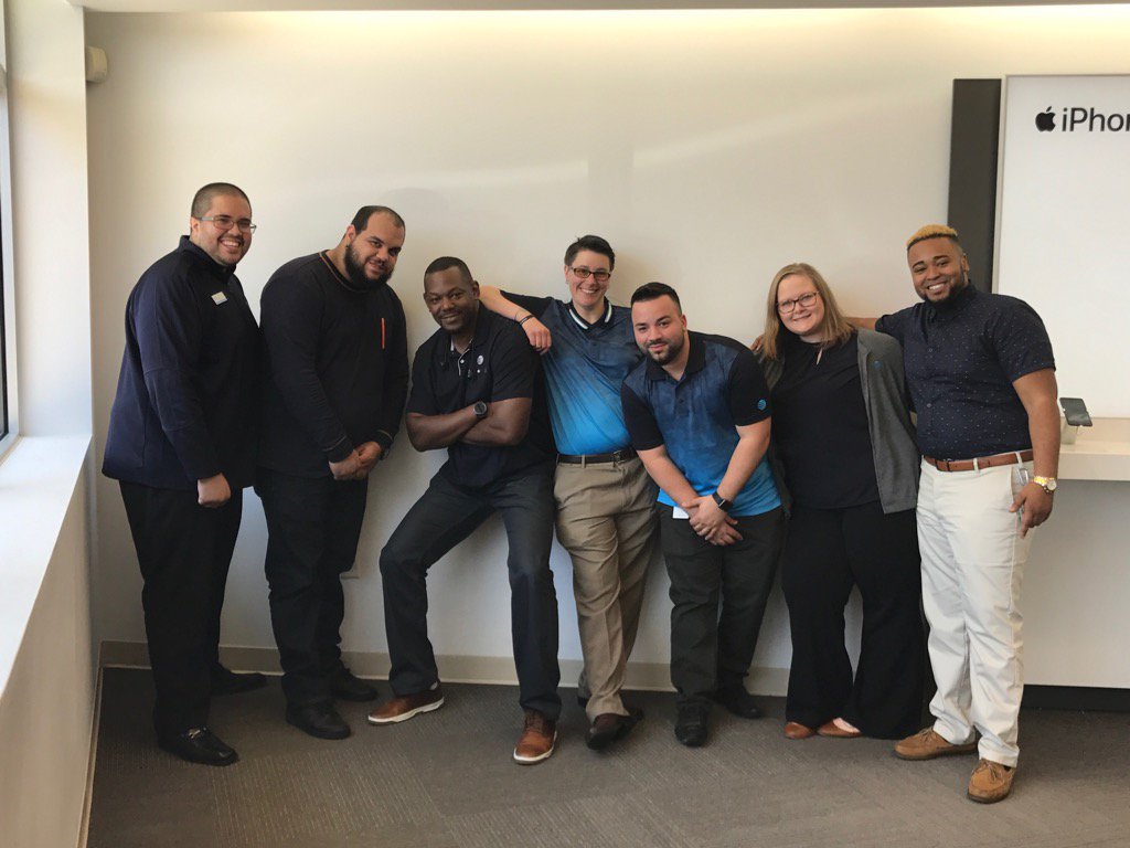 <a href="/MobileEli/">Elisandro</a> <a href="/KevinBe0985/">Kevin Beasley</a> @ATTStevenC <a href="/proshopgrl/">Catie Camacho</a> @MissBrandij @ <a href="/JannaDucich/">JannaDucich</a> <a href="/pnixnix/">Peter Nixon</a> #OurNE #FutureLeaders