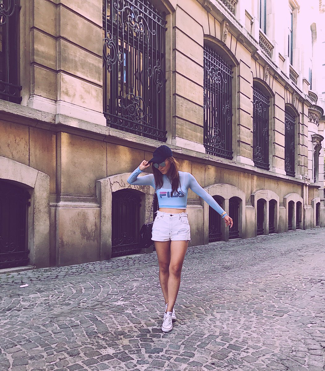 firstandseven's tweet photo. New #cool #look: sporty-chic #outfit. 👉🏻https://t.co/HE4qu9OldS #fashion #style #summer #city #sporty #chic #fila https://t.co/x6UJs9C348 https://t.co/1qraJohRJ8