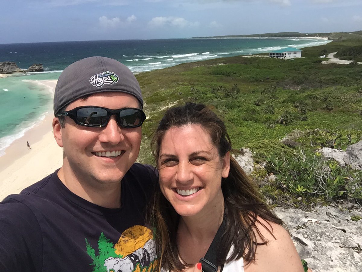 KevinGQuinn's tweet photo. #NationalSelfieDay @kristinlduffy #turksandcaicos #dragoncay https://t.co/l44zOpSI22