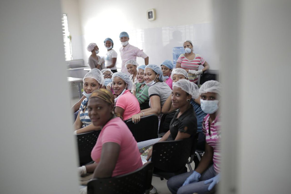 SuperateRDO's tweet photo. #ProgresandoUnidos se desarrolla en las 14 provincias más pobres del país para las familias calificadas con el #ICV1 del @SiubenRD. https://t.co/D8thGwcOW6