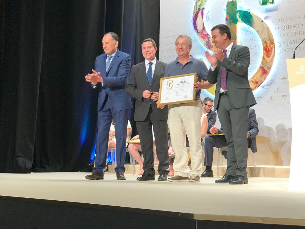 Miel Nectarius tweet media