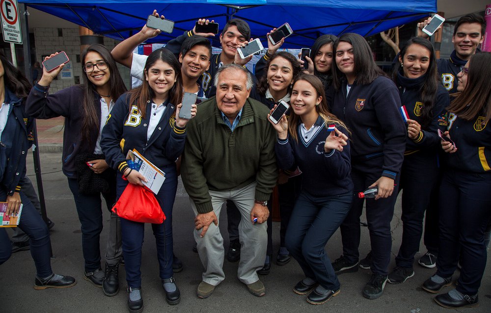 min_interior's tweet photo. #Antofagasta: Gobierno ya puso en funcionamiento los Puntos Wifi gratuitos #ChileGob https://t.co/jIciggzrNw https://t.co/C8nvMaDXwe