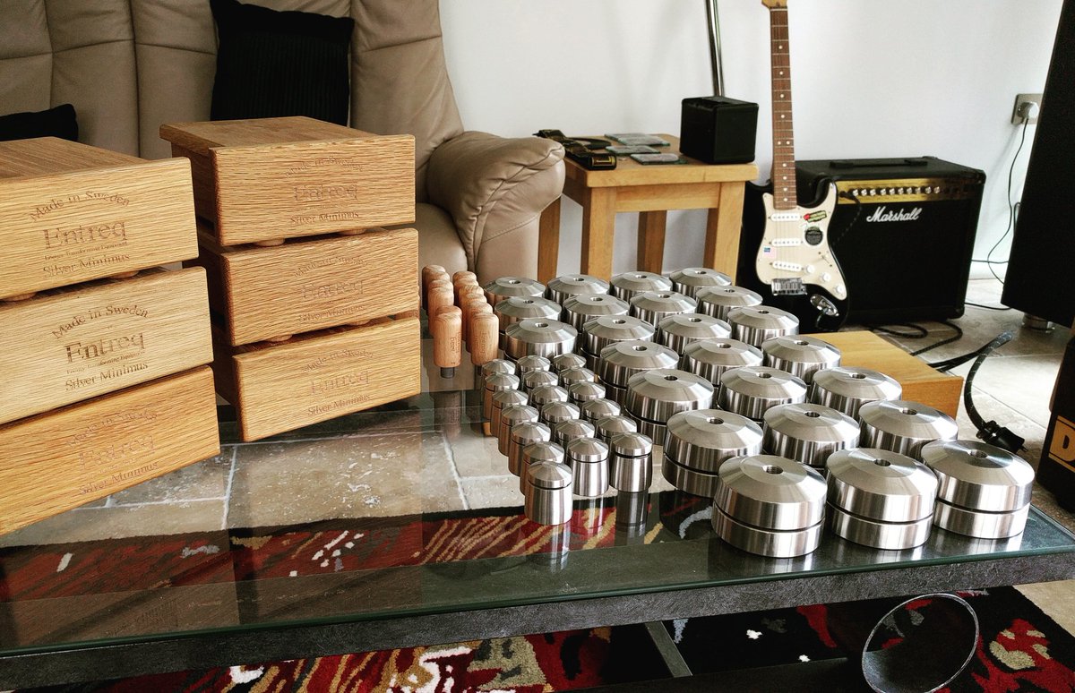 AudioTherapy_UK's tweet image. The job of a good dealer is never done! Client visit to take apart a big system &amp;amp; rewire &amp;amp; redress #entreq #stillpoints #hifi #audiophile