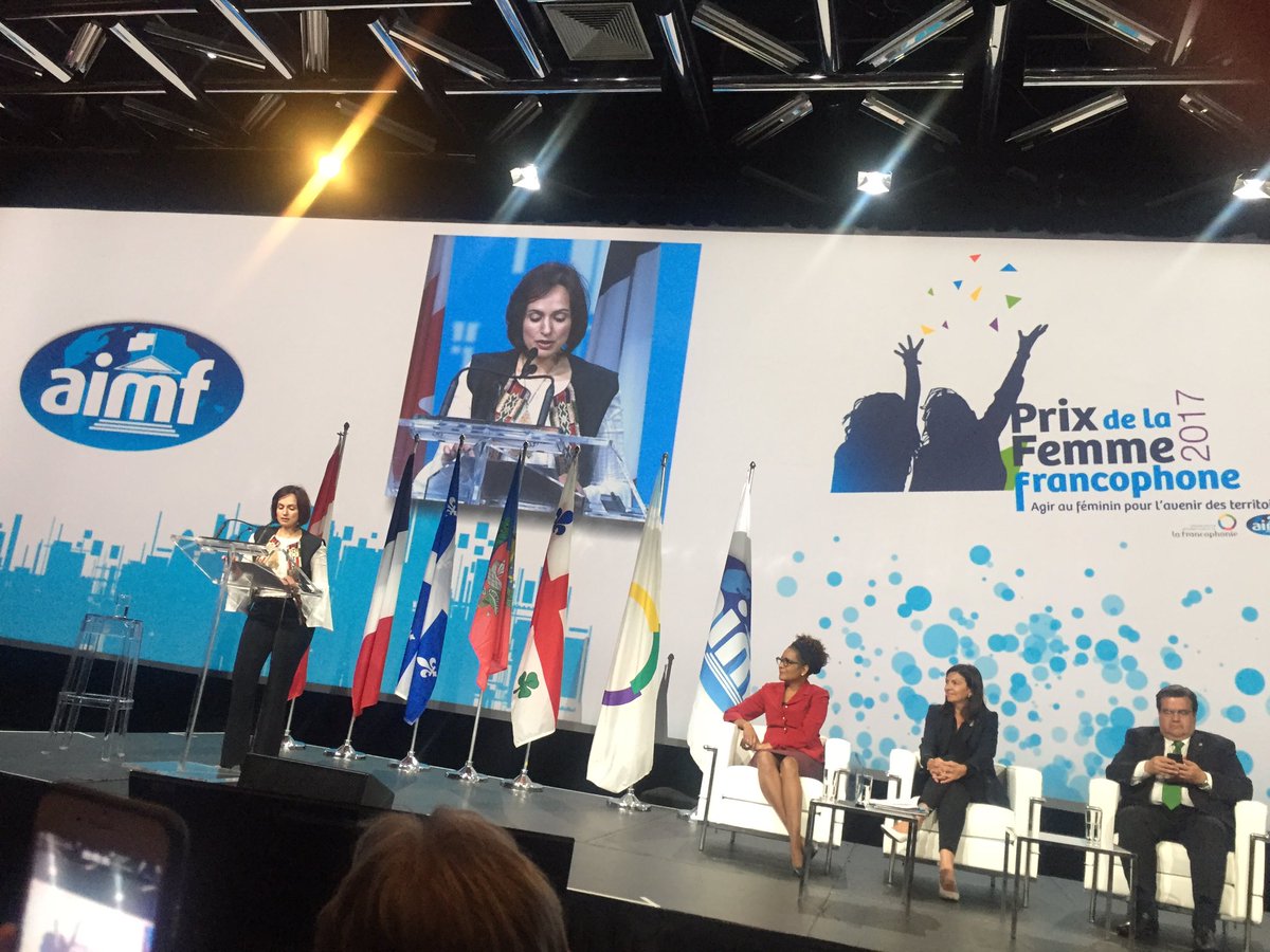 bengacem's tweet photo. #prix de la #femme #francophone @ #AIMF2017 a Cyrine Ben Romdhan. #Tunisie https://t.co/rRJpWoRweg