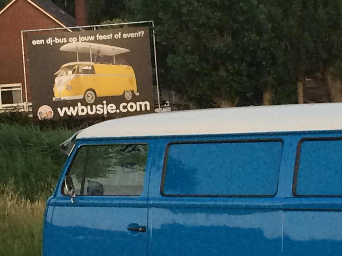 Paradise by the #Volkswagen dashboard light. 💛❤️💙