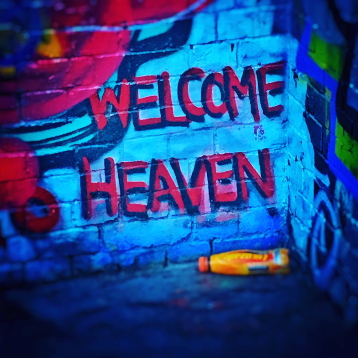 On the #Photoshoot last night at <a href="/nomadic_gardens/">Nomadic Community</a> #BrickLane #London #NomadicGardens #Music #Art #Graffiti #WelcomeToHeaven #Diives