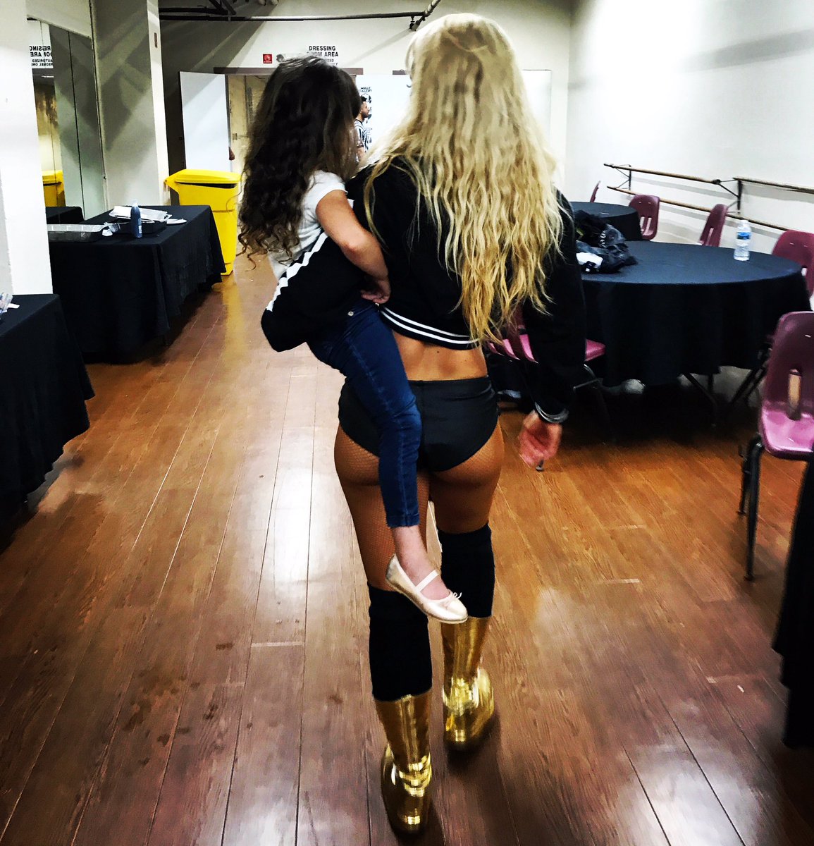 mandysacs's tweet photo. 💜💜 https://t.co/HAuxPFLETw