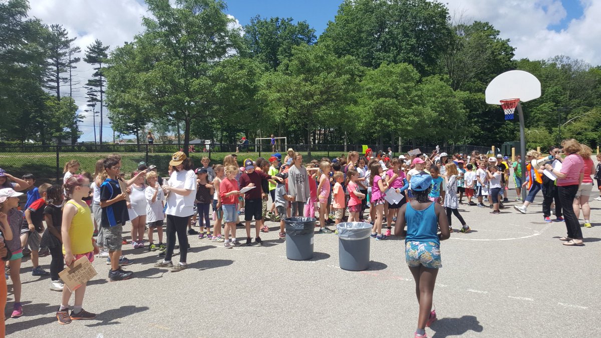 twessuper5's tweet photo. Thanks Grade 5s for being great playday captains today https://t.co/WXDSQVxCyH