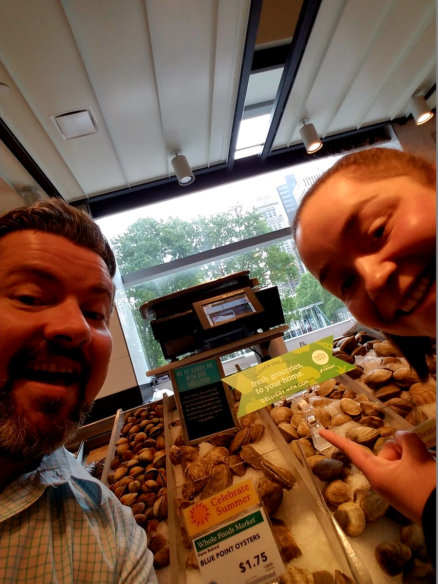 #NationalSelfieDay What's that? A bunch of shell-fies! <a href="/CumulusMedia/">Cumulus Media</a> #selfieseries