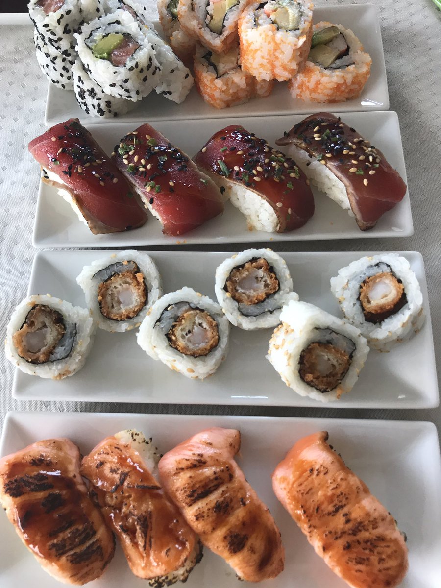 PaulPapo's tweet photo. Lekker smullen met mijn dochter!
Papa's beurt om te koken 😉
Met de hulp van de collega' s van @FoodmarktCity https://t.co/gcIWysw51A