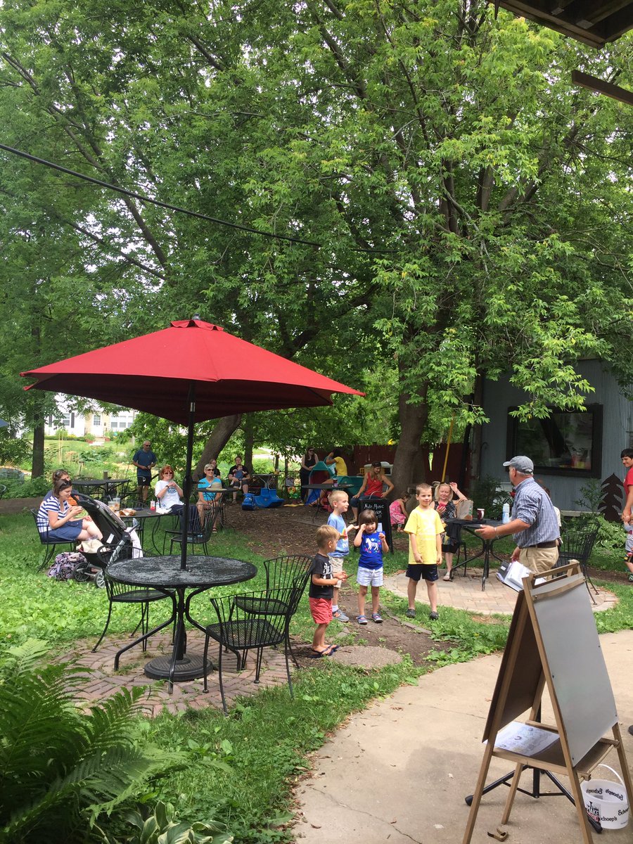 Stonefencemia's tweet photo. This is what I love about Zoma's patio! Musician JG Lightborne working the kids up! We will miss you Zoma! https://t.co/dQa0m4CTB7
