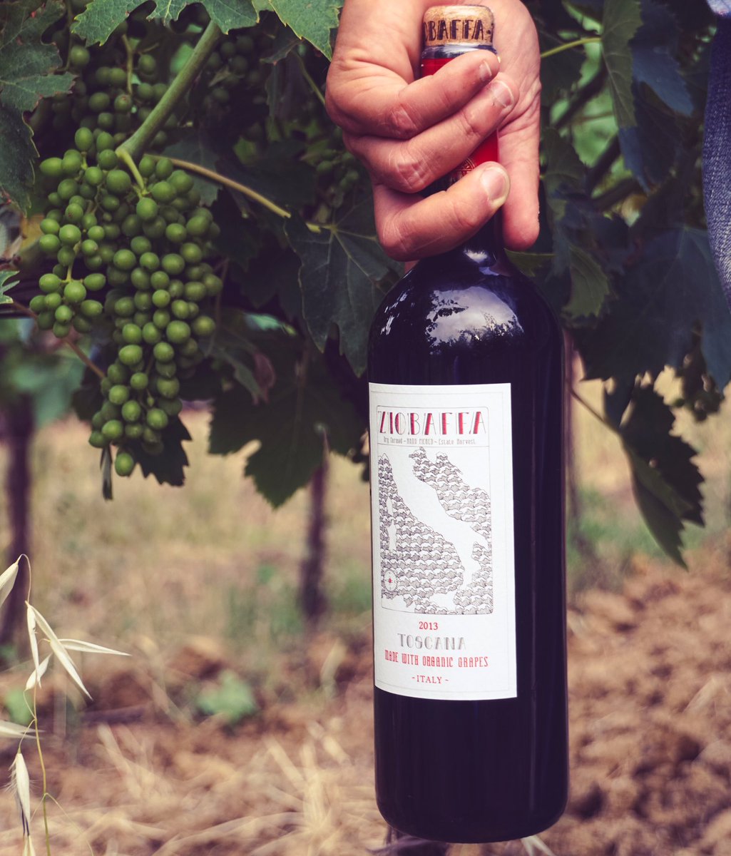 ZIOBAFFA's tweet image. NO SECRETS, JUST SATISFACTION. 🍇🍷⚡️
100% organic grapes sustainably harvested by our family to yours.  #StayZio #organicwine #WineWednesday