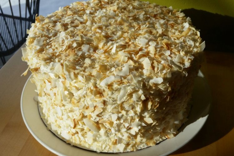 SolaCafe's tweet photo. It's the longest day of the year -- more time for cake! https://t.co/lNVZNM6fxd