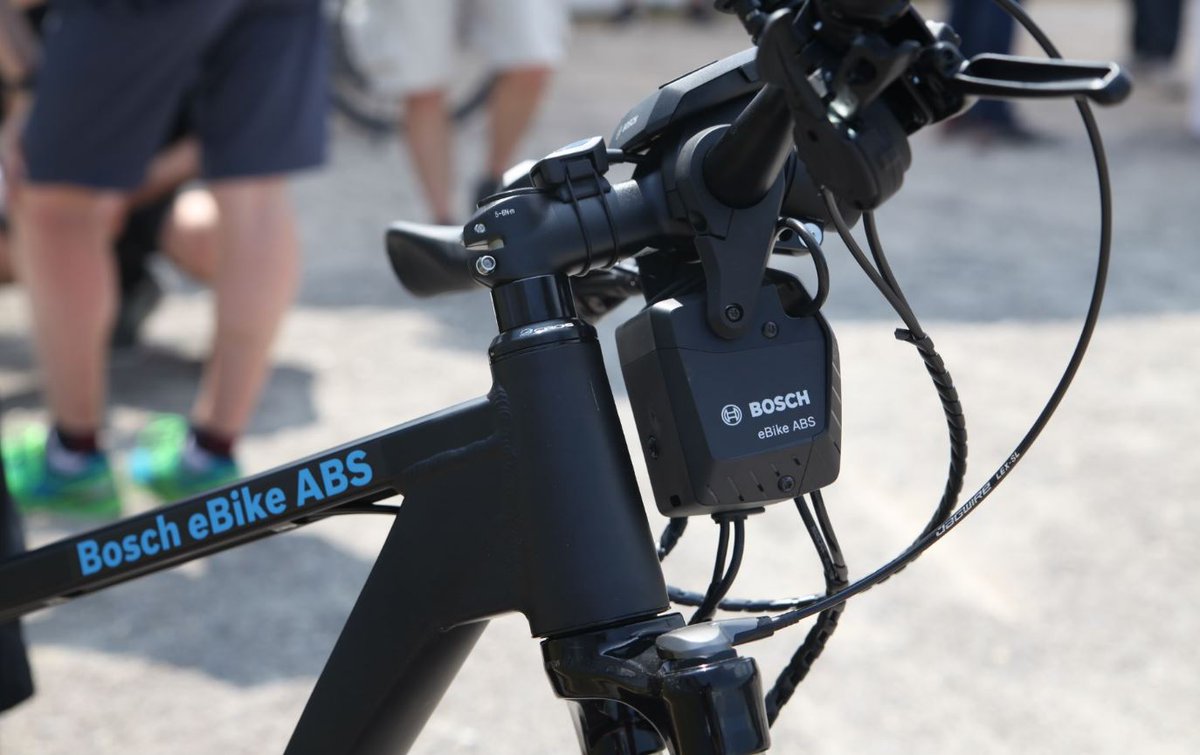 cyclingindustry's tweet image. .@BoschGlobal debuts ABS braking technology for e-mobility: cyclingindustry.news/bosch-debuts-a… #electricbikes #uphillflow #emobility #ebikes
