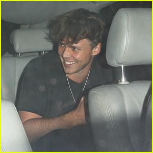 shannackerman's tweet image. #WhyILoveAshtonIrwin can we please get this to trend xx