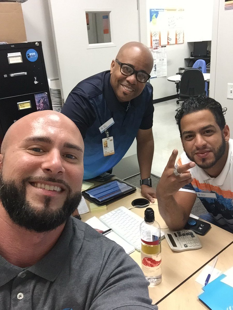 LeviWinters13's tweet photo. National selfie day at #ohpa #capitalcityatt #NEregionselfie https://t.co/tLPxjHMc13