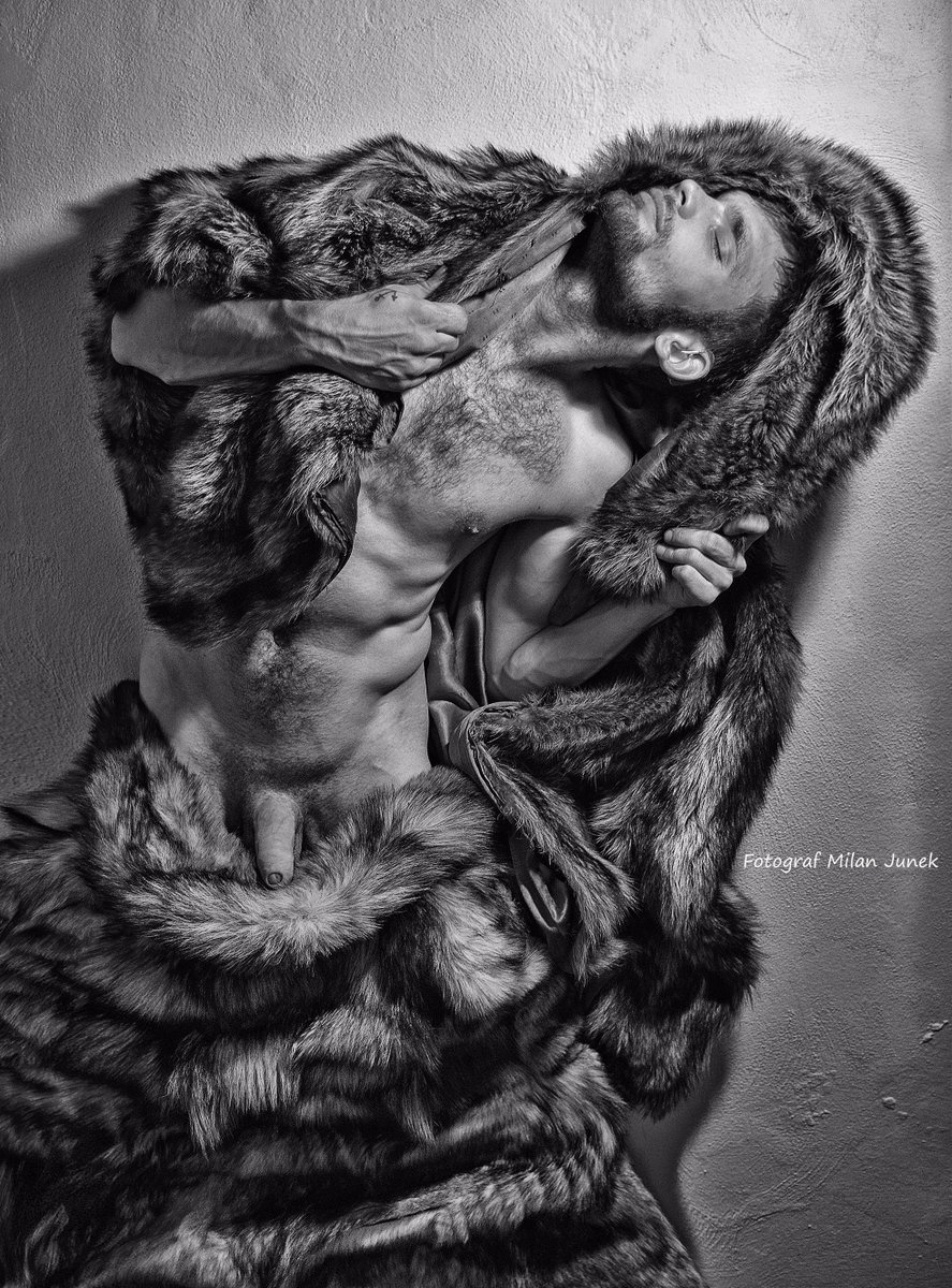 MilanJunek4's tweet photo. Czech male model
@MilanJunek4 https://t.co/AElWbP1gGq