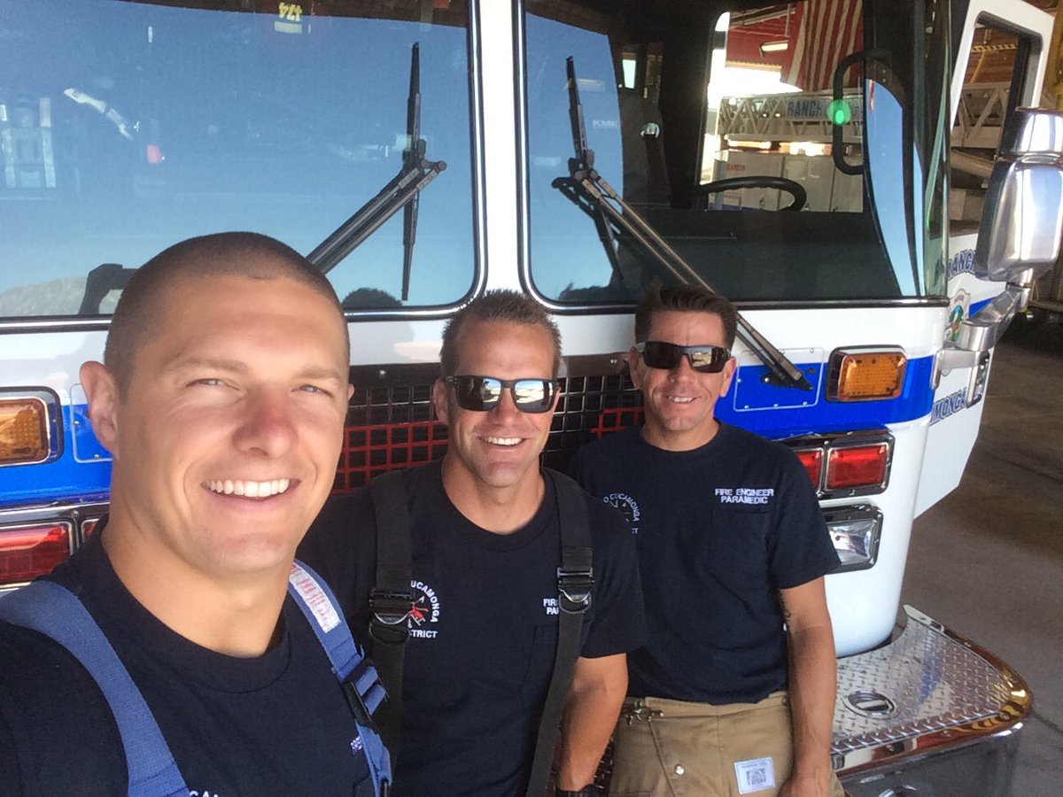 RCFD_PIO's tweet photo. Good morning from our firefighters to you on #NationalSelfieDay! .@RCFFAorg https://t.co/HgA3YIjmkC