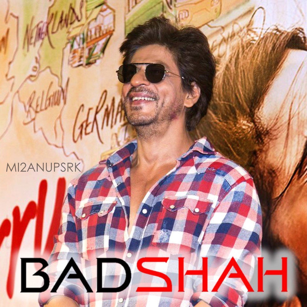 mi2anupsrk's tweet photo. BadShah Is Here And His Smile 😍😍 @iamsrk #Radha #JabHarryMetSejal #ShahRukhKhan #KingKhan #KingOfBollywood #SRKinAhmedabad @AnushkaSharma https://t.co/qnqWJAEndY