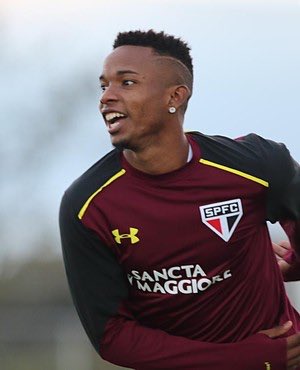 ActuFoot_'s tweet image. Le LOSC a trouvé un accord avec Sao Paulo et Santos pour les transferts de Thiago Mendes et de Thiago Maia. (@RMCsport)