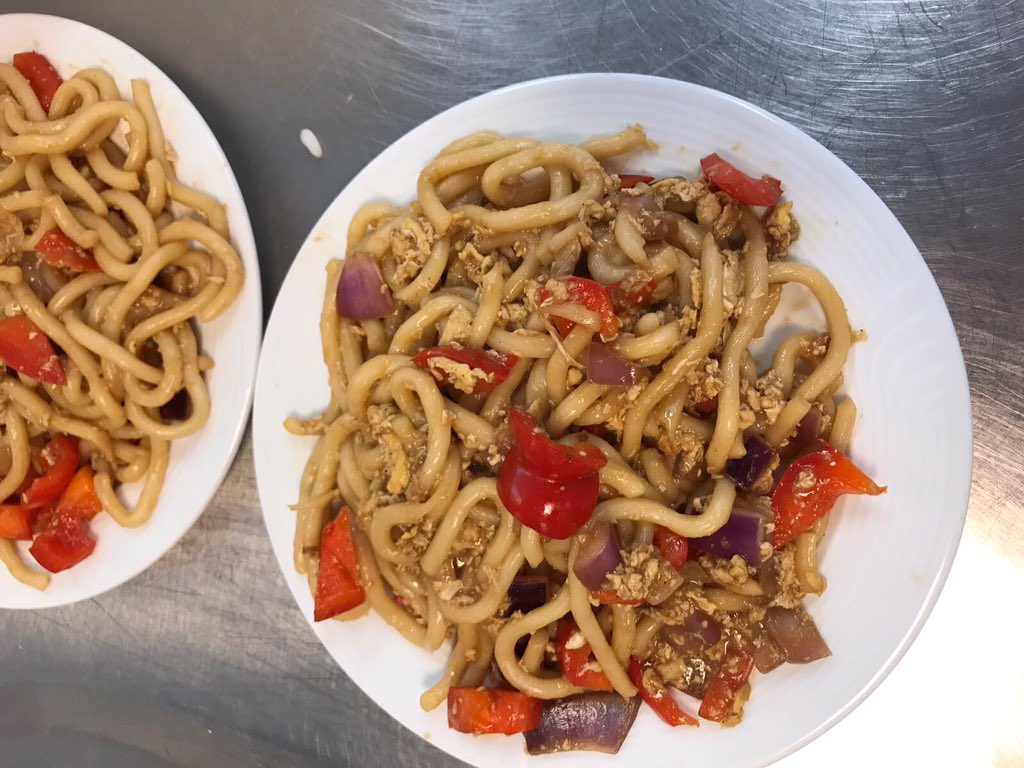 MarcSchoorel's tweet photo. Vervolg #asiancooking @ROCLeiden #udon #schezuan &amp; afgevaardigde aan internationale wedstrijd samen met @Scaldambo https://t.co/XXjsQ6WDP0