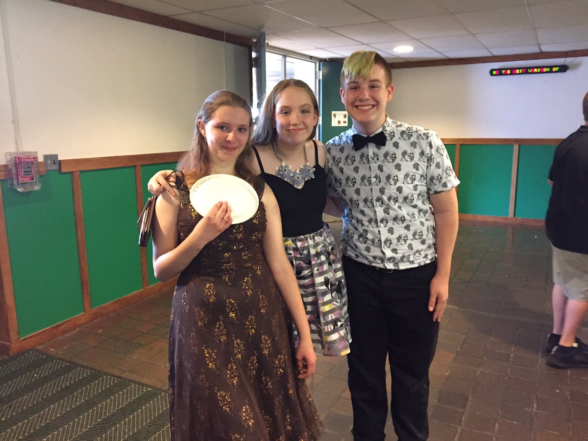 Marshall8A's tweet photo. More scenes from last night's Grad #wearemarshallms https://t.co/cG7gs4XRRT