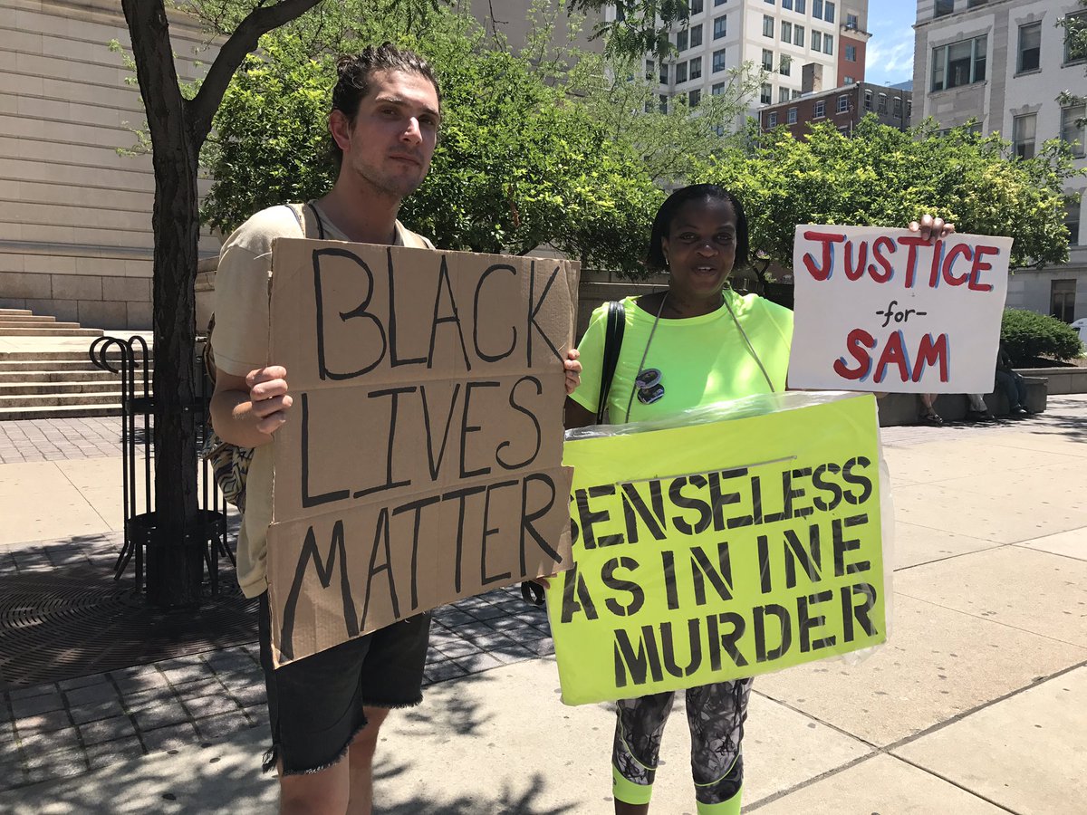 LibSCunningham's tweet photo. Members of #BlackLivesMatter peacefully and calmly demonstrating outside the courthouse. #SamDubose #RayTensing @WCPO https://t.co/5PvunETAlE