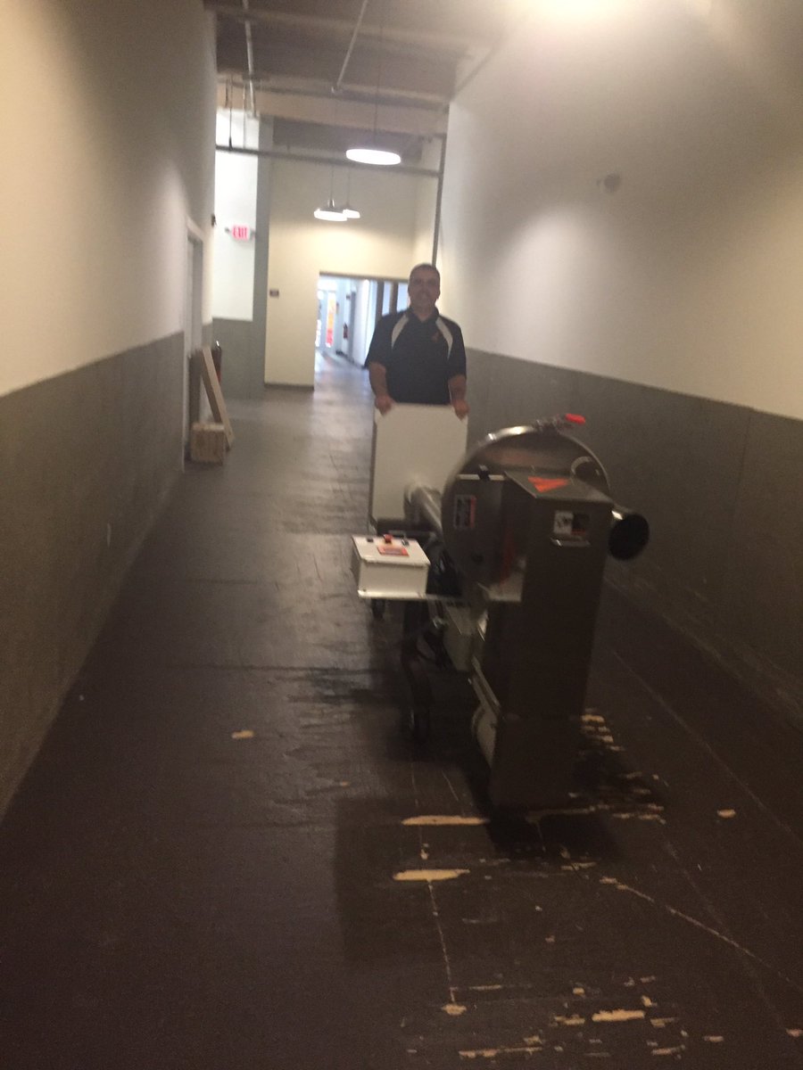 johnfcarvalho's tweet photo. @AllFill Auger Filler delivery with Ray Arra. @GETPAG https://t.co/lhnCJPu9iC