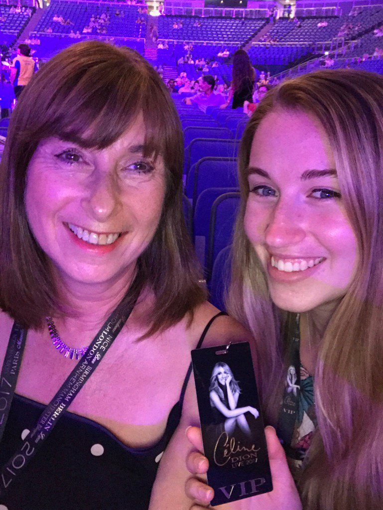 jennykaty4's tweet photo. #celinedionlive2017 😍 https://t.co/NAyMCCbY4Z