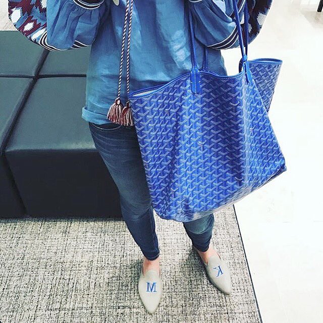 Customise your slippers and mules with your monogramms or tassels 💙👯  #Tassels #MonogrammedShoes #Mules #ShineInFlats