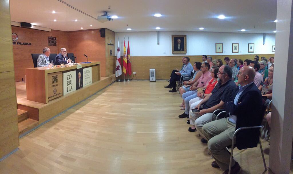 Dip_Va's tweet photo. Conferencia #JuanVanHalen dentro del ciclo ‘El Mundo por Montera’ dedicado a @JoseZorrillaVLL en #VillaLibro #Urueña con Pte.@JesusJCarnero https://t.co/EhdcJsxMd1