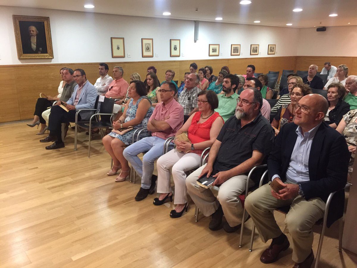 Dip_Va's tweet photo. Conferencia #JuanVanHalen dentro del ciclo ‘El Mundo por Montera’ dedicado a @JoseZorrillaVLL en #VillaLibro #Urueña con Pte.@JesusJCarnero https://t.co/EhdcJsxMd1