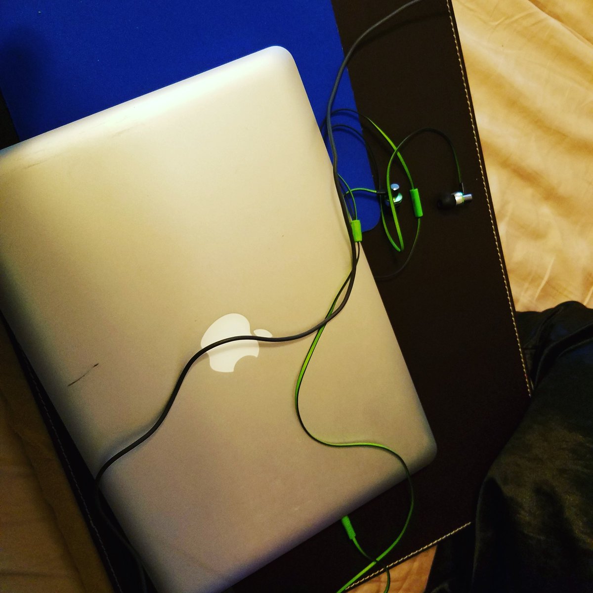 ladylanguage411's tweet photo. My current situation. Today, I will be productive. I will conquer the #TAPtraining cert test and make @NIETteach proud. LET'S GO! https://t.co/qYefL4YiUc