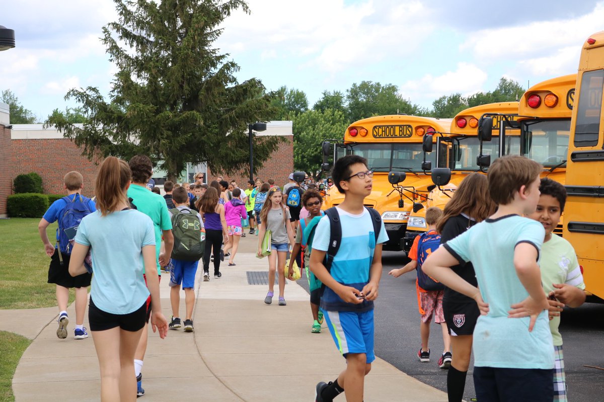 WCSD_K12's tweet photo. The staff at #CaseyMiddle bid farewell to the students today. Tissues were passed around... #summerbreak https://t.co/XffYMYoCIQ