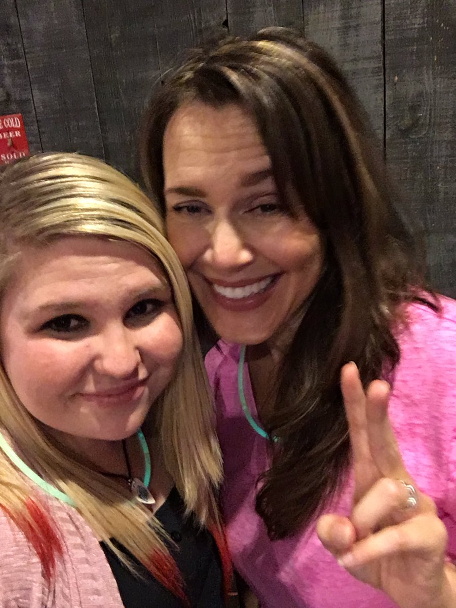 DaniHam25's tweet photo. #AwkwardPictures @YoMamaLlama1 is always such a doll though. Thanks for being so awesome and so nice to all of us. https://t.co/XrPb5O31U4