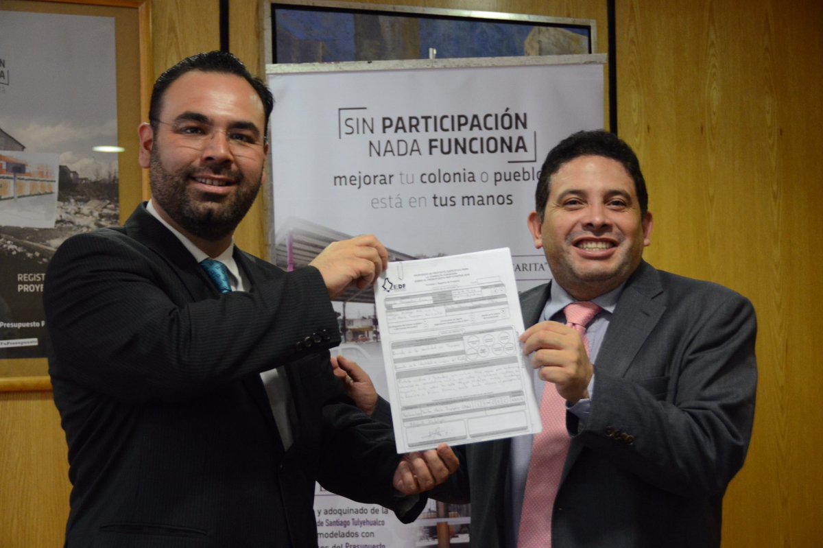 drarmandohdz's tweet photo. Entrega de proyecto de Presupuesto Participativo en el @I_E_D_F al Consejero Electoral @pableza https://t.co/OVpQMKZgc8