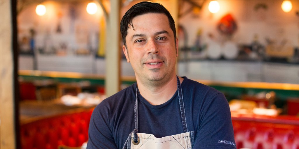 Uber_Canada's tweet photo. Cancel your dinner plans - this dinner is better. #ChefsWeek continues with The Drake’s Chef Corrado on #UberEATS. https://t.co/gRxW2M1oNw https://t.co/6gx3ZcIhDL